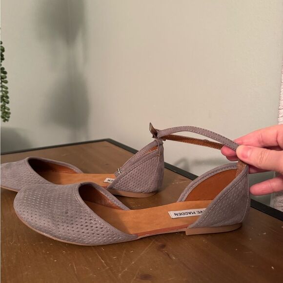 Steve Madden Gray Flats with Pointed Toe and Ankle Strap SZ 9 - Picture 1 of 7